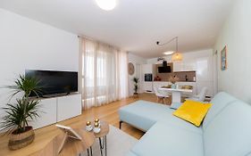 Deluxe Apartment Zara